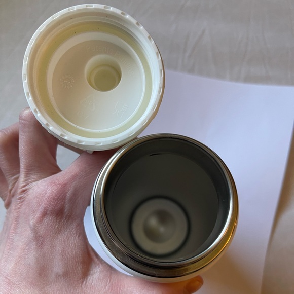 Lululemon Back To Life sport bottle white 24oz - Picture 3 of 5